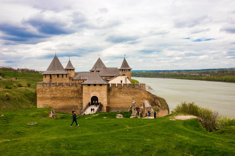 585 Oksana’s Tears: A Legend Surrounding Chotyn Fortress