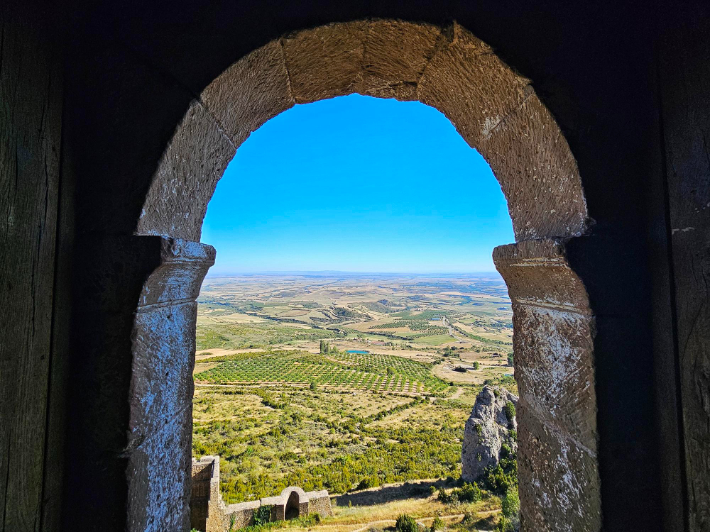 735 The Secret of Castillo de Loarre: Legend, History and the Quest for the Holy Grail