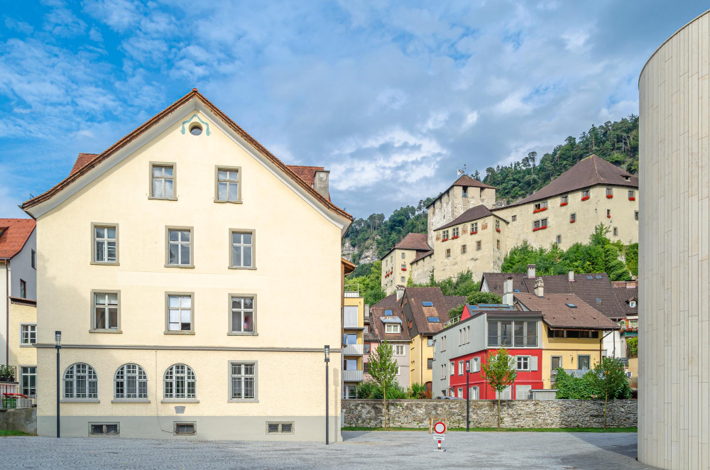 8874 The story of ‘Bläsi’: Feldkirch’s legendary little knight in St John’s Church