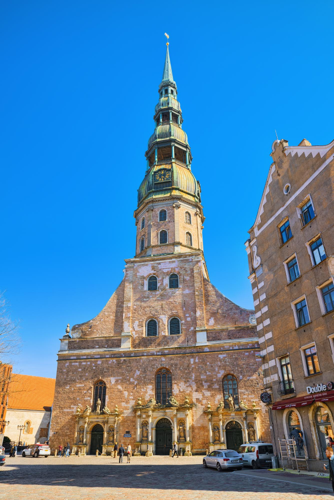 9968 The Mysterious Cats of Riga: A Legend of Protest and Reconciliation