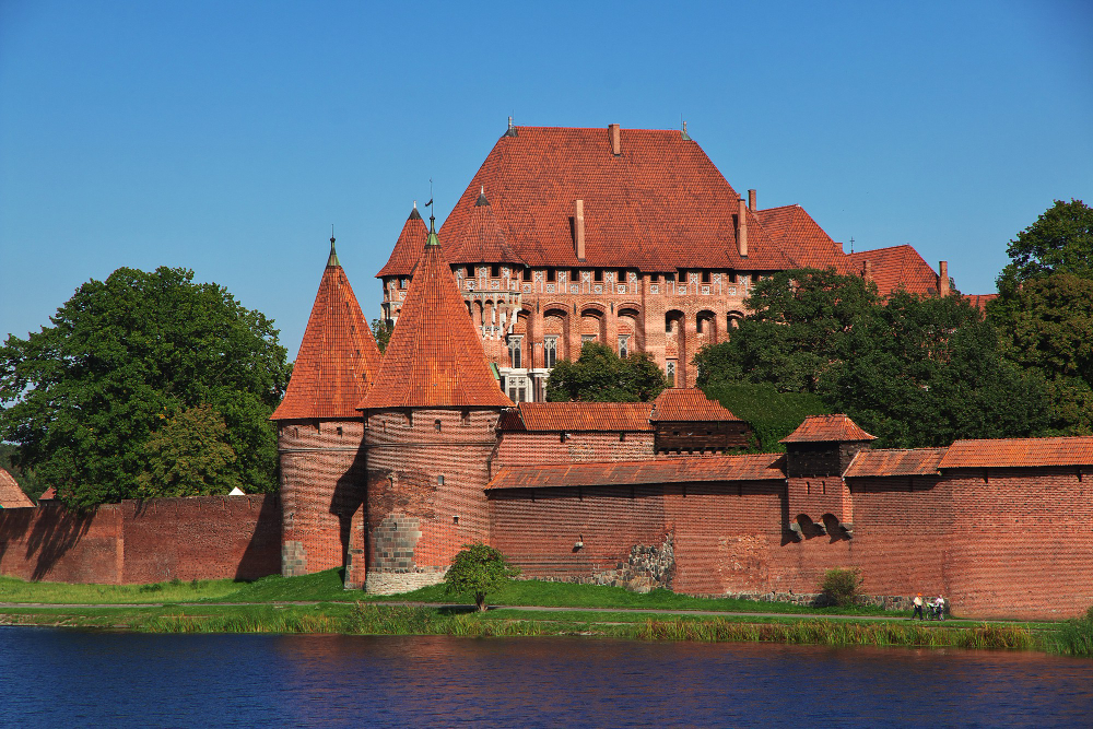 10044 Malbork Castle – A Fortified Stronghold and its Spooky Legends