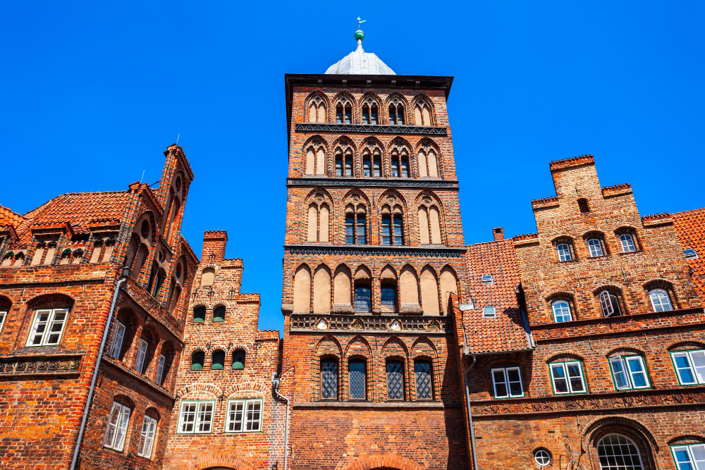 11586 The Glorious Hanseatic League: Rise, Wealth and Decline of a Medieval Trading Power