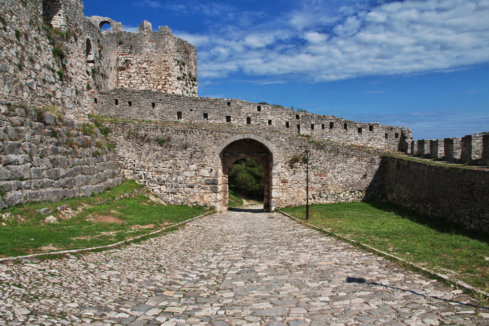 1408 The Rival Giants of Berat: An Ancient Legend of Love, Jealousy and Petrification