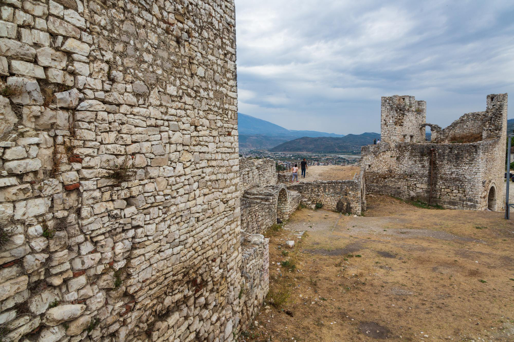 1430-2 The Rival Giants of Berat: An Ancient Legend of Love, Jealousy and Petrification