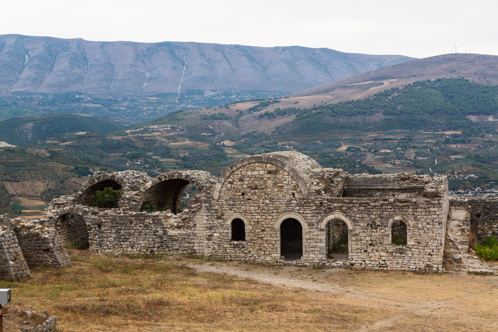1479-1 The Rival Giants of Berat: An Ancient Legend of Love, Jealousy and Petrification