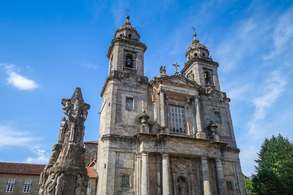 19101 Santiago de Compostela: Myth and History of a Major Pilgrimage Destination