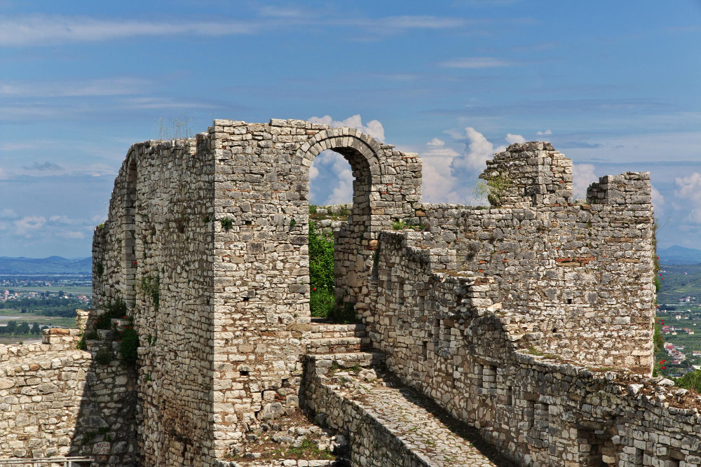 23428 The Rival Giants of Berat: An Ancient Legend of Love, Jealousy and Petrification