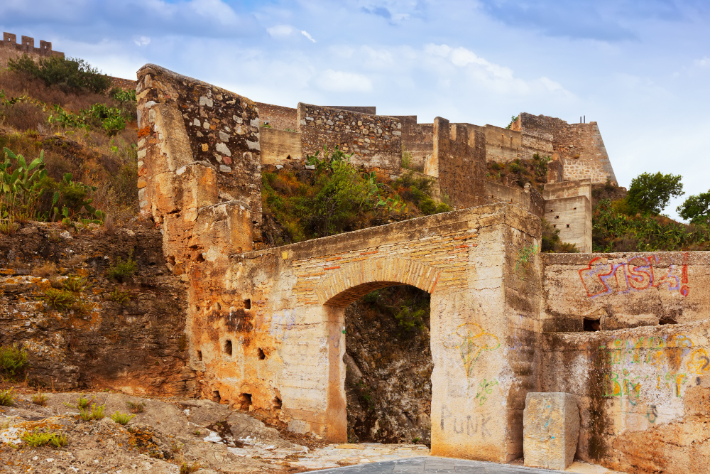 2372-2 Sagunto: A fortress that made history