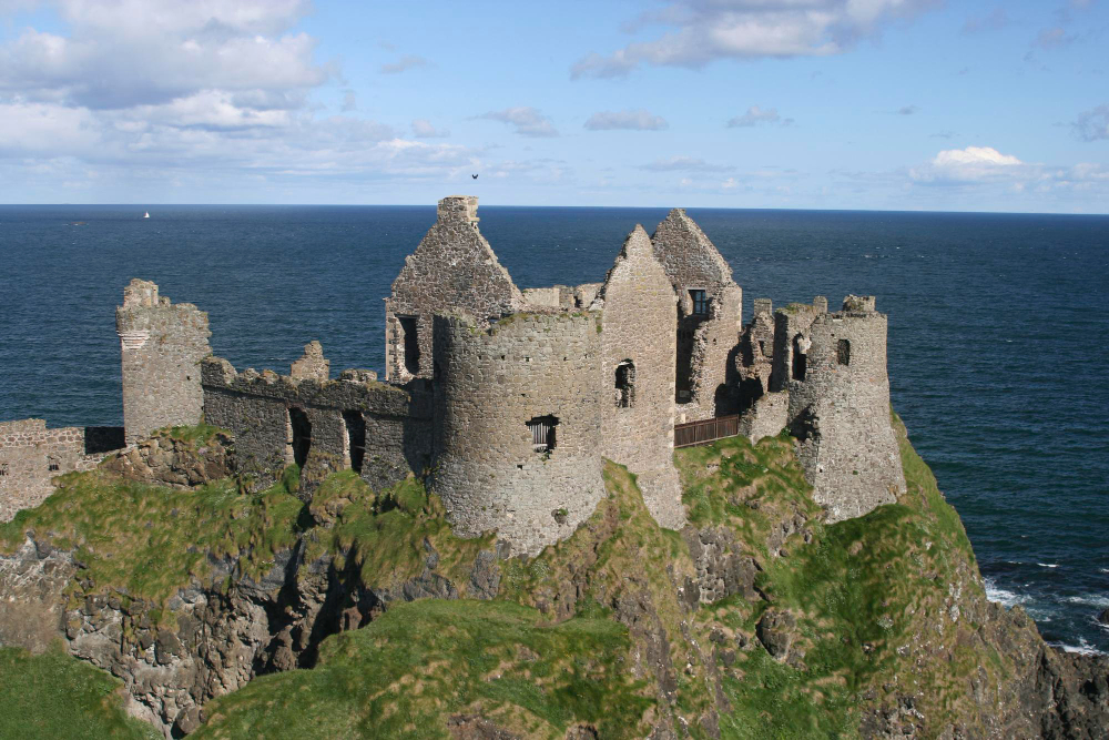 2424 The Mermaid’s Cave – Secrets and Legends Beneath Dunluce Castle