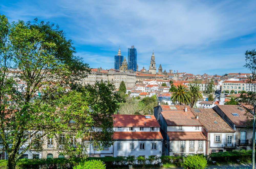 2739 Santiago de Compostela: Myth and History of a Major Pilgrimage Destination