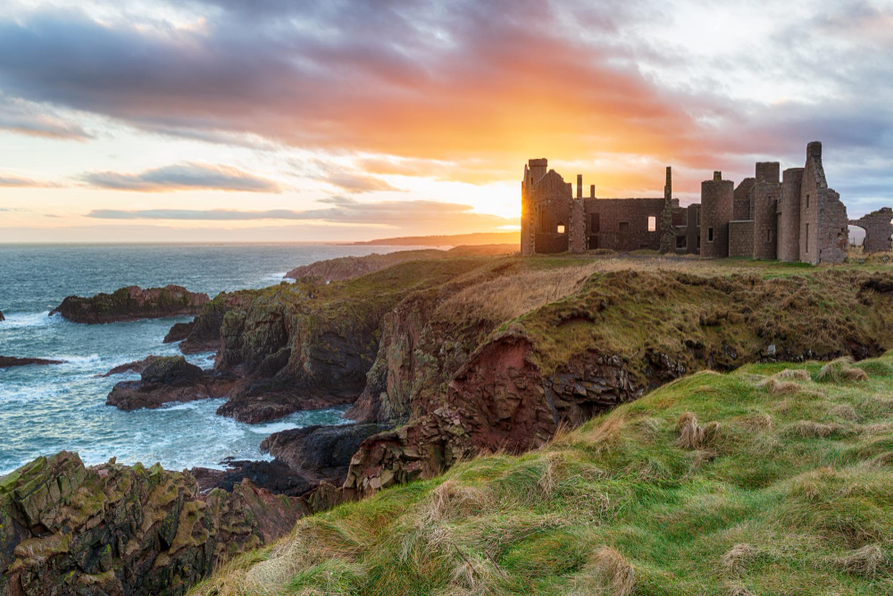 3147 The dark allure of Slains Castle: Bram Stoker and his inspiration for Dracula
