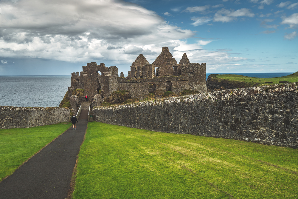 3233-1 The Mermaid’s Cave – Secrets and Legends Beneath Dunluce Castle