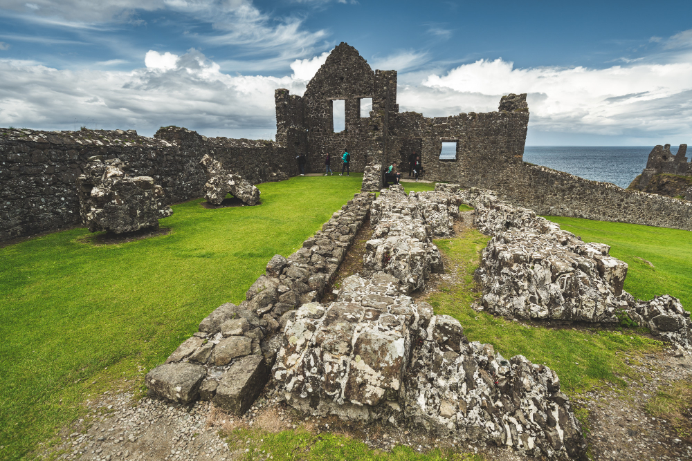 3452-1 The Mermaid’s Cave – Secrets and Legends Beneath Dunluce Castle