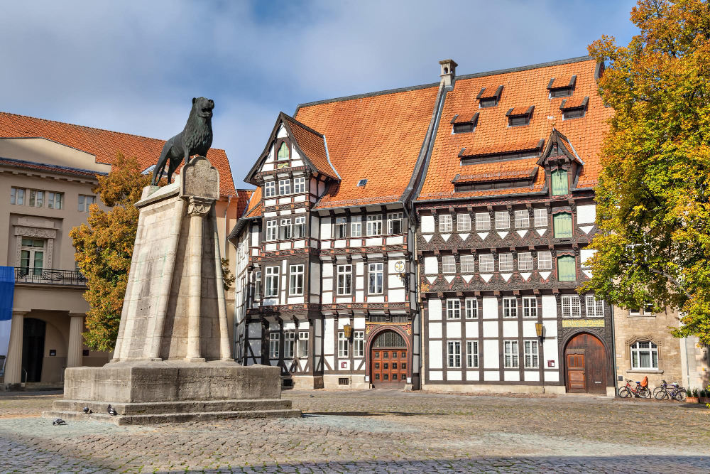 364-1 The Secret of the Giant’s Bed: A Legend from the Braunschweig Region