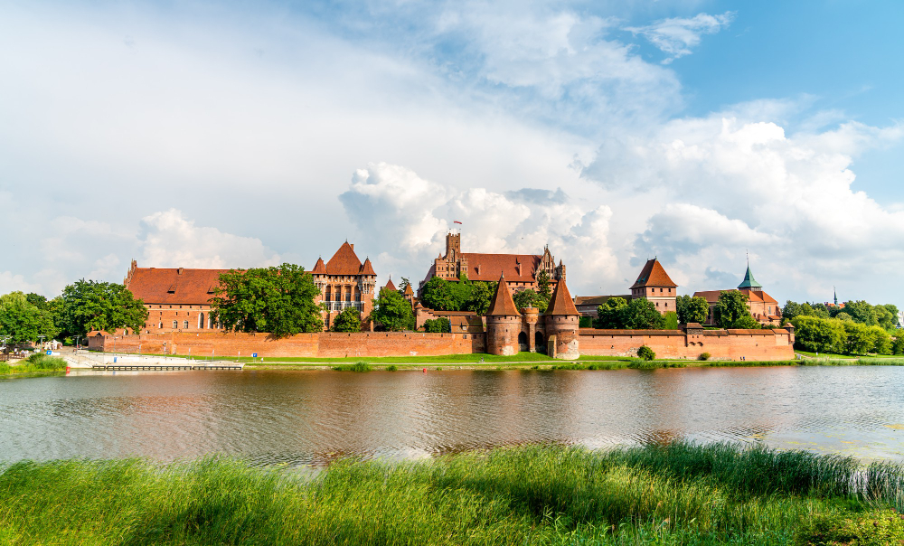 3665-1 Malbork Castle – A Fortified Stronghold and its Spooky Legends