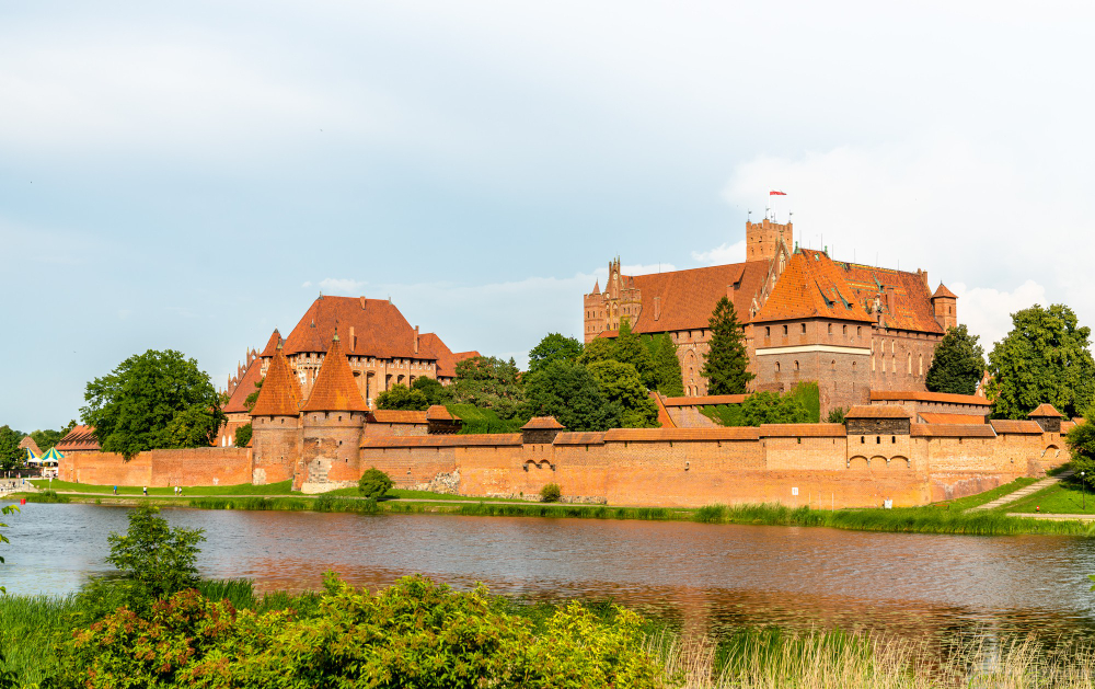 3667 Malbork Castle – A Fortified Stronghold and its Spooky Legends