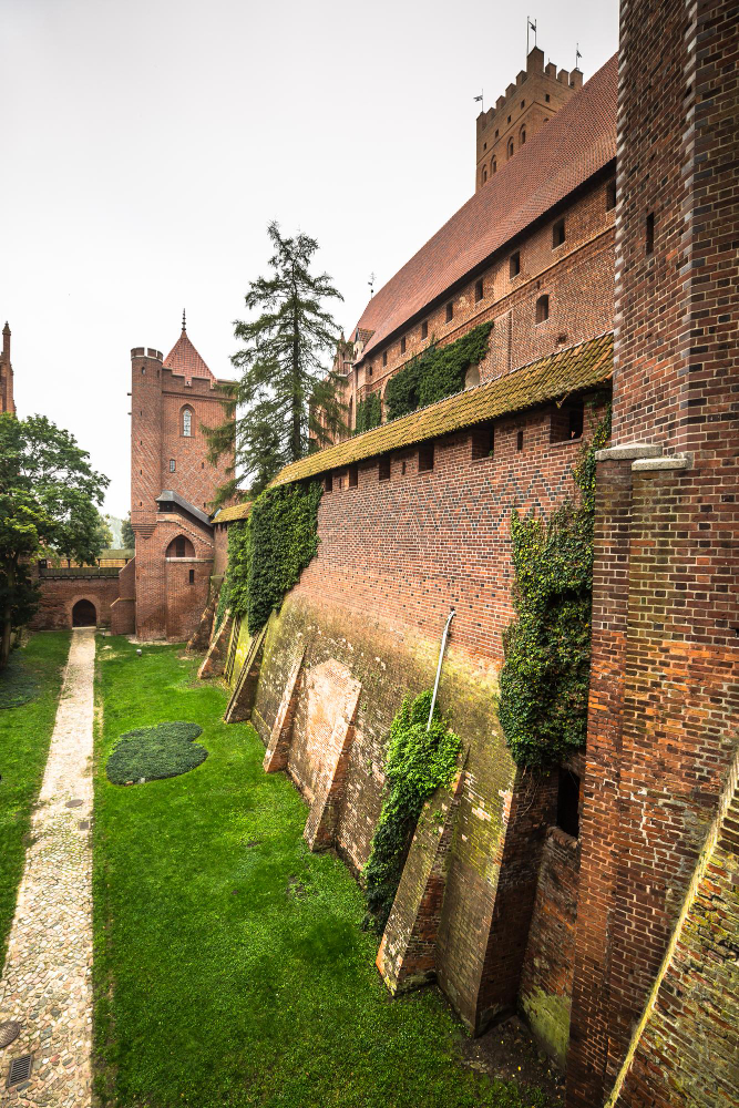 3874 Malbork Castle – A Fortified Stronghold and its Spooky Legends