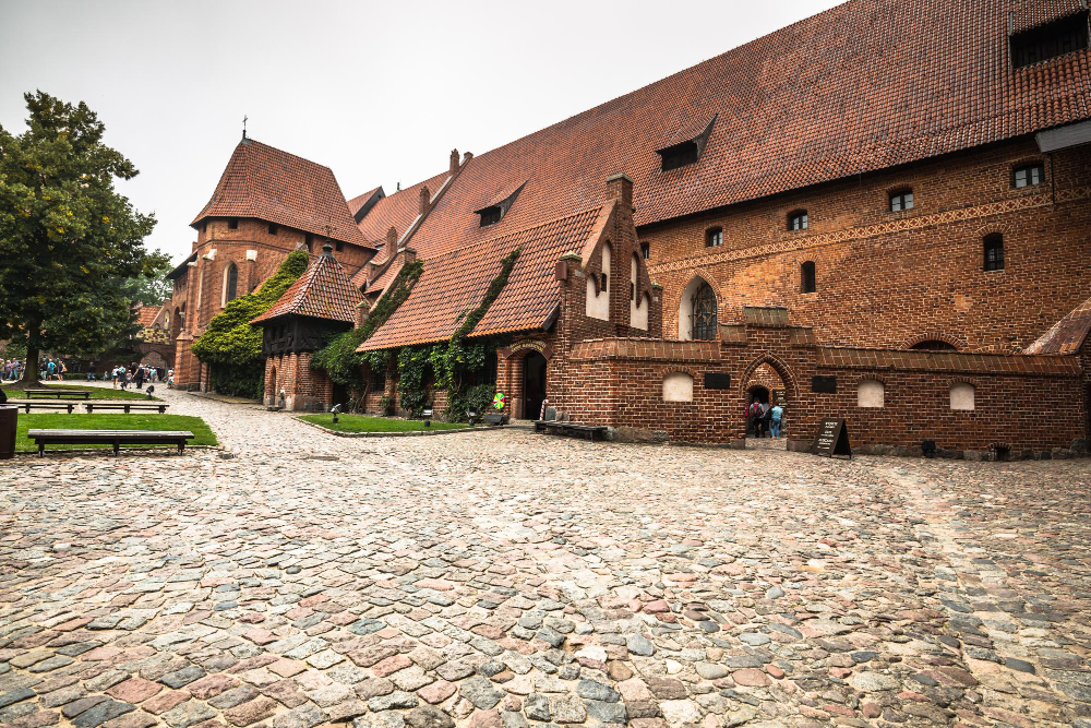 3941 Malbork Castle – A Fortified Stronghold and its Spooky Legends