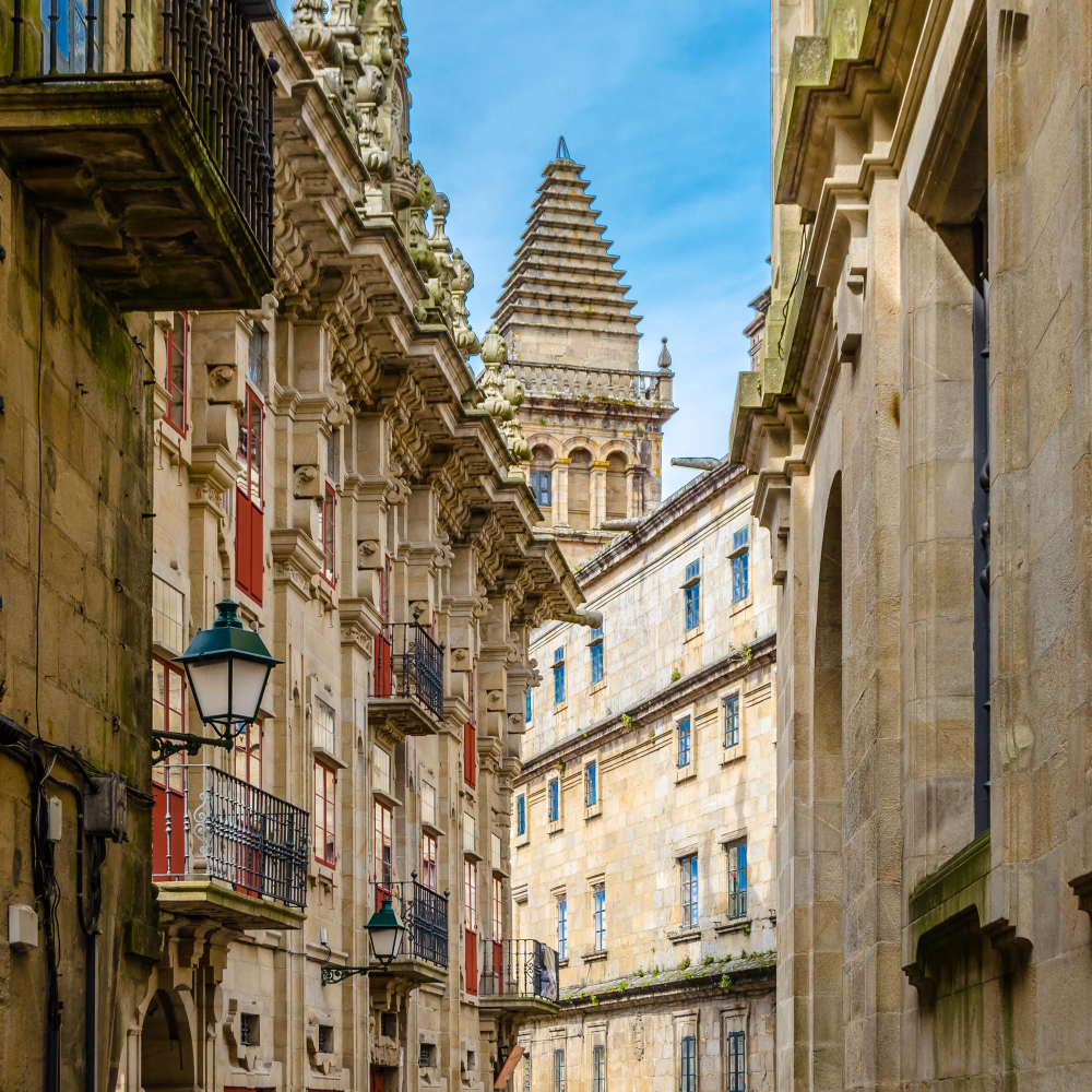 4333 Santiago de Compostela: Myth and History of a Major Pilgrimage Destination