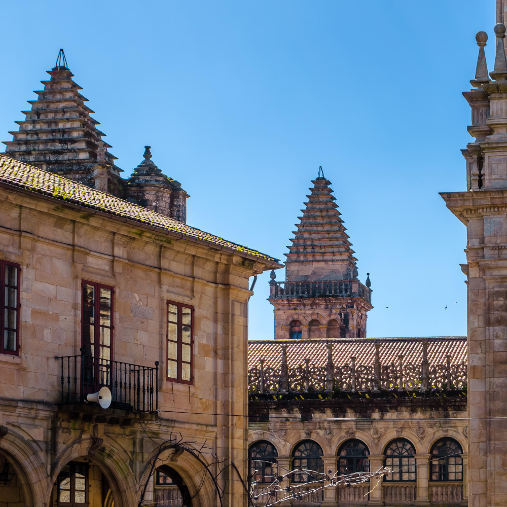 4367 Santiago de Compostela: Myth and History of a Major Pilgrimage Destination