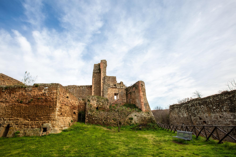 4409-1 The Ruins of the Rocca Aldobrandesca: Between History and Legend