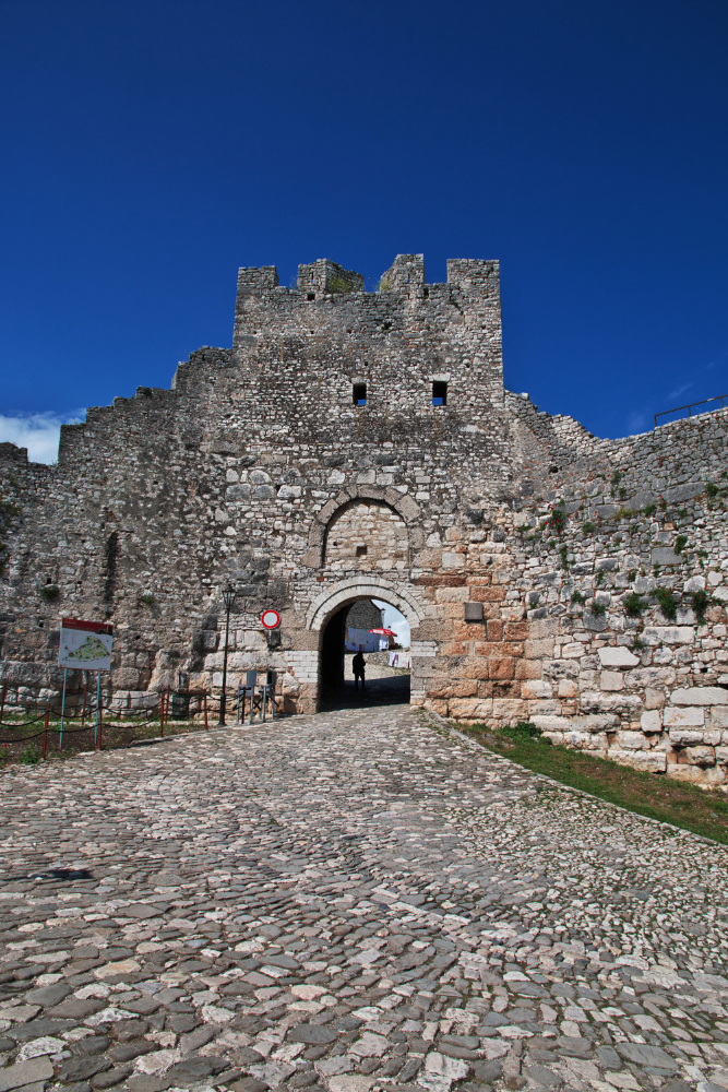 4431 The Rival Giants of Berat: An Ancient Legend of Love, Jealousy and Petrification