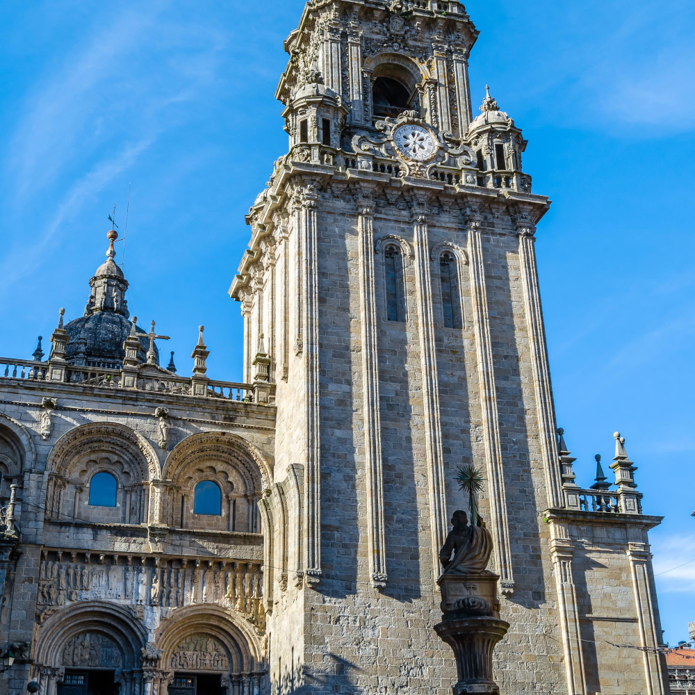 4745 Santiago de Compostela: Myth and History of a Major Pilgrimage Destination