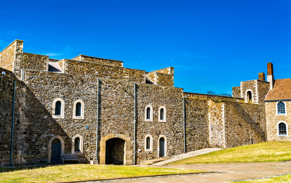 4954 The Dark Legend of Dover Castle: Witchcraft and Betrayal in the Story of Duchess Eleanor Cobham