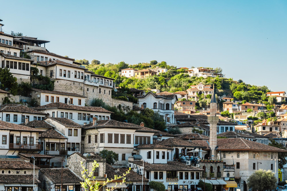 52446 The Rival Giants of Berat: An Ancient Legend of Love, Jealousy and Petrification