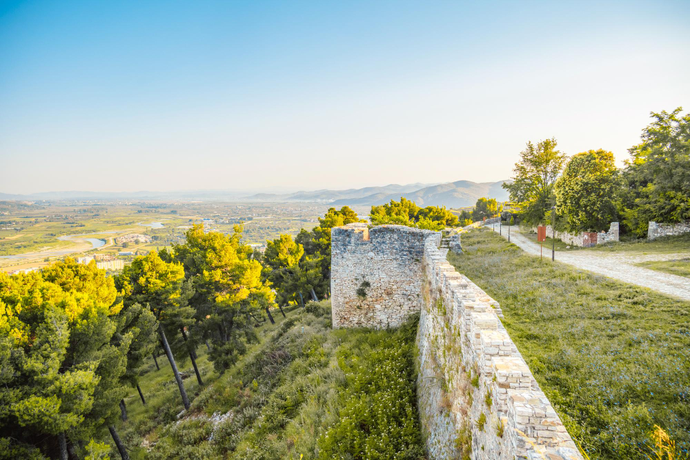 52518 The Rival Giants of Berat: An Ancient Legend of Love, Jealousy and Petrification
