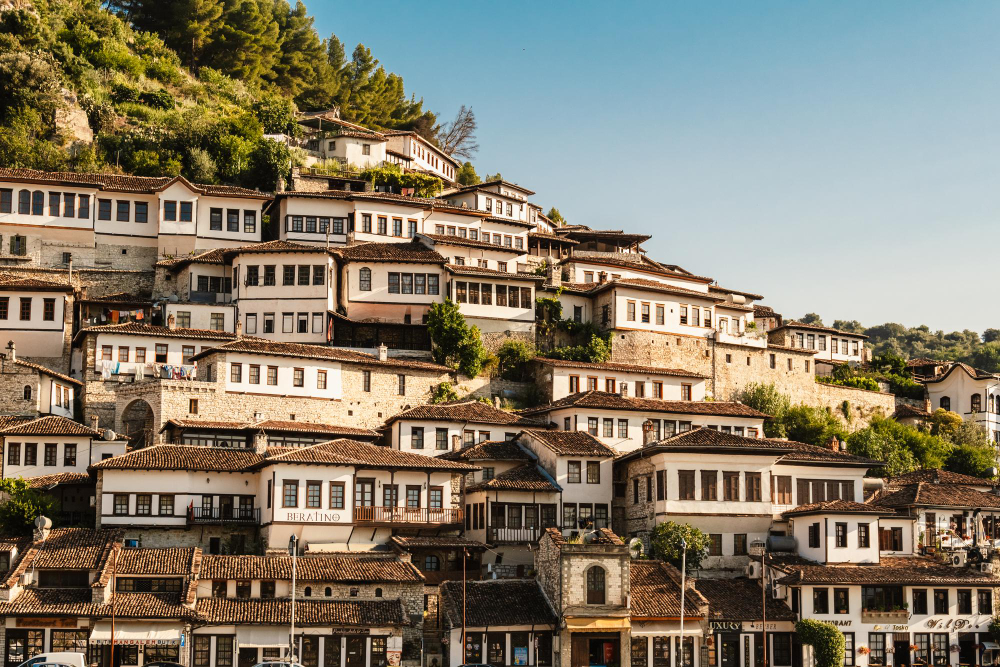 52707 The Rival Giants of Berat: An Ancient Legend of Love, Jealousy and Petrification
