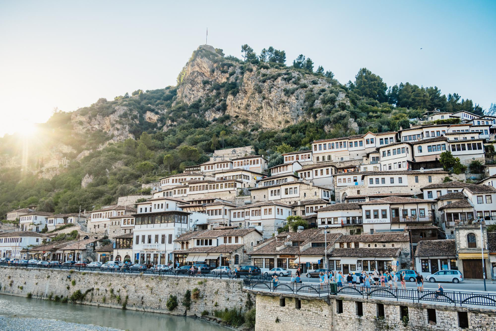 53052 The Rival Giants of Berat: An Ancient Legend of Love, Jealousy and Petrification