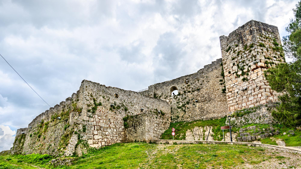 6698 The Rival Giants of Berat: An Ancient Legend of Love, Jealousy and Petrification