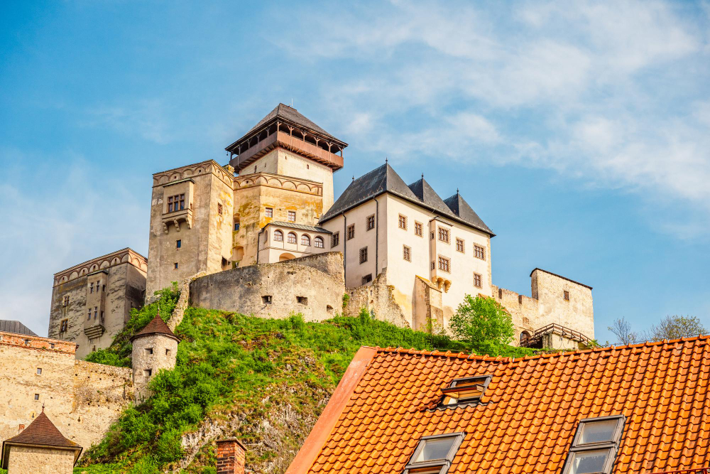 74845 Trenčín Castle and the Legend of the Well of Love – A Story of Devotion and Tragedy