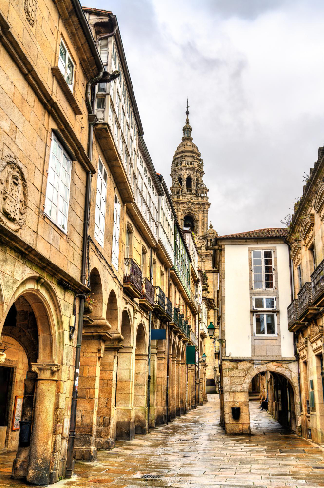 7687 Santiago de Compostela: Myth and History of a Major Pilgrimage Destination