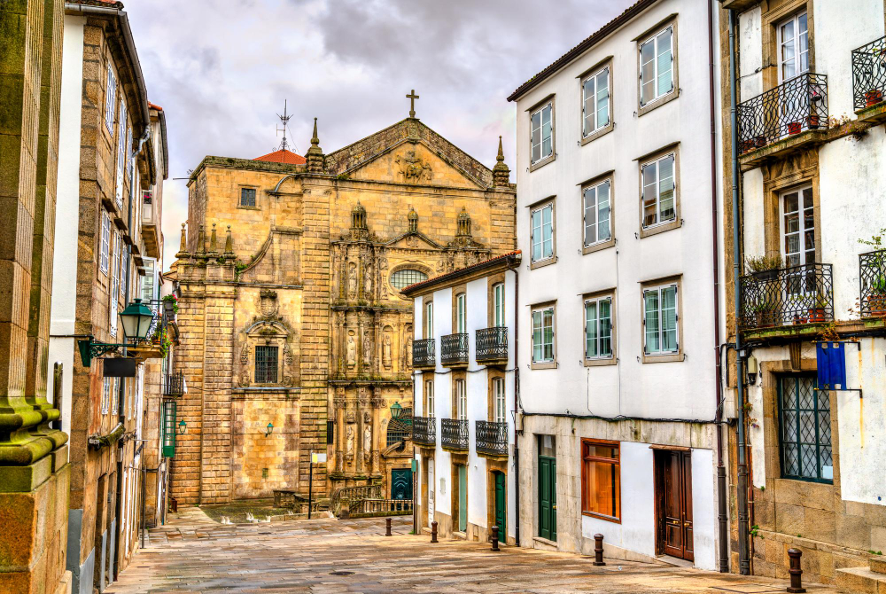 7706 Santiago de Compostela: Myth and History of a Major Pilgrimage Destination
