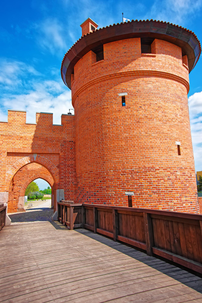 8515 Malbork Castle – A Fortified Stronghold and its Spooky Legends