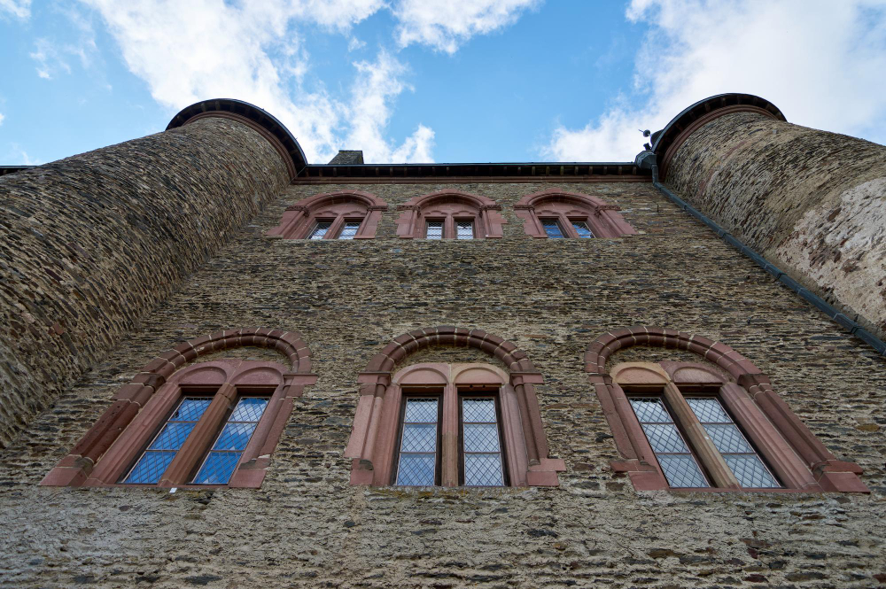 1332-1 The Maiden of Johannisberg: The Mysterious Legend in the Shadow of Vianden Castle