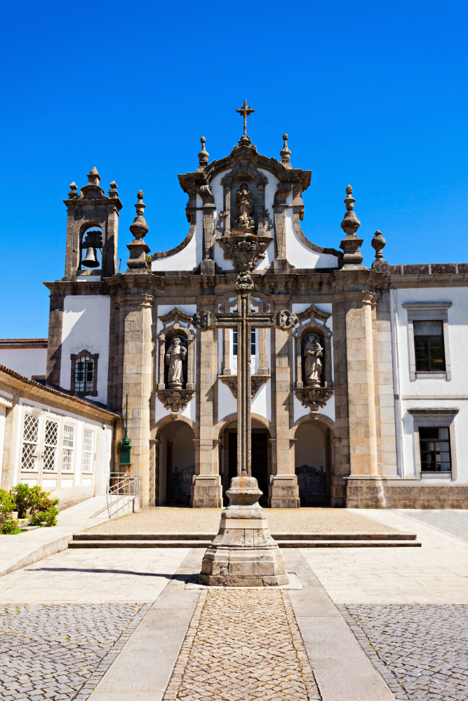 1462-1 The Legend of the Olive Tree of Guimarães: A Living Symbol of Portugal’s Birthplace
