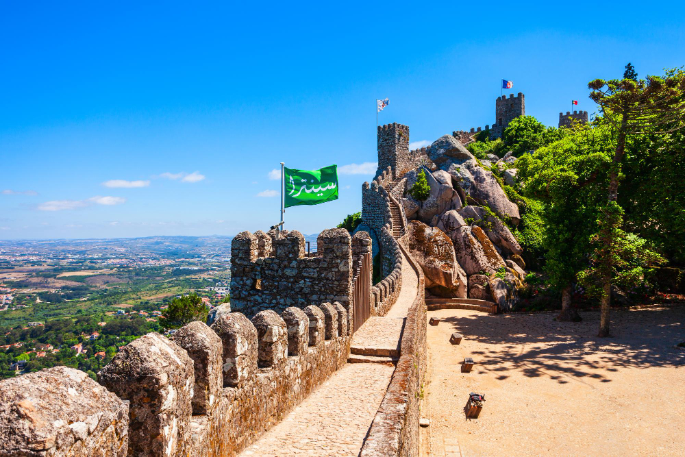 16904 The Mysterious Veil of the Serra de Sintra: Fascinating Insights into the Sintra Mist