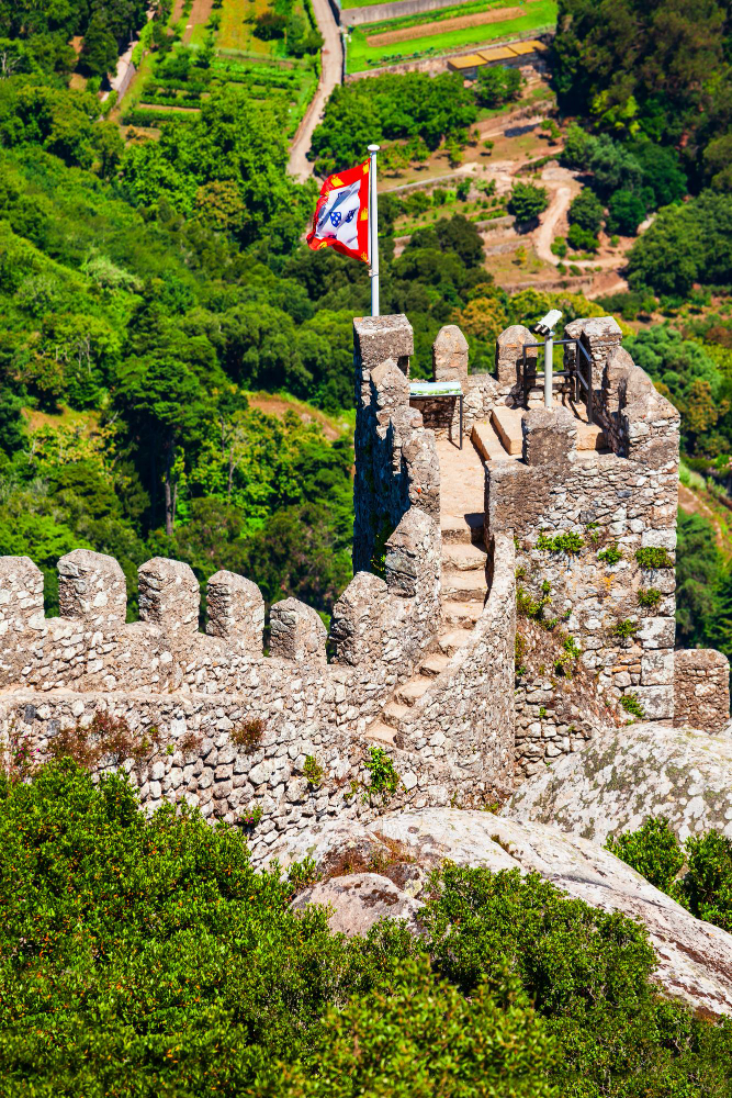 16950 The Mysterious Veil of the Serra de Sintra: Fascinating Insights into the Sintra Mist
