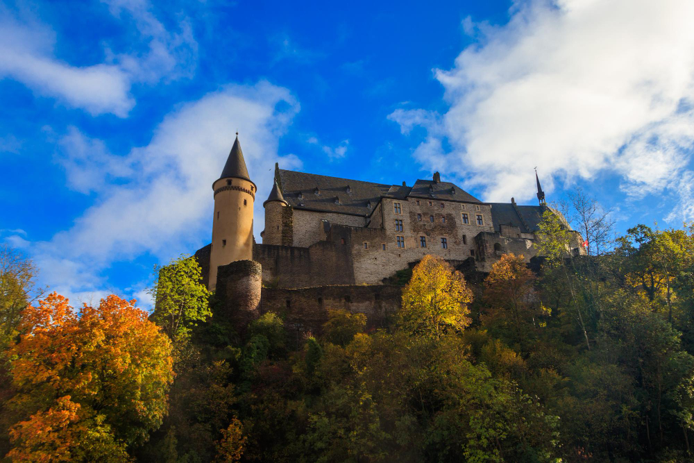 19788 The Maiden of Johannisberg: The Mysterious Legend in the Shadow of Vianden Castle