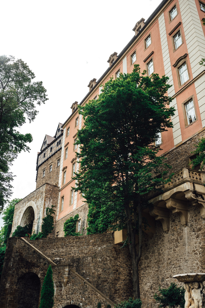 225-2 The Hidden Secret of Książ Castle (Fürstenstein): Myths, Legends and the Amber Room