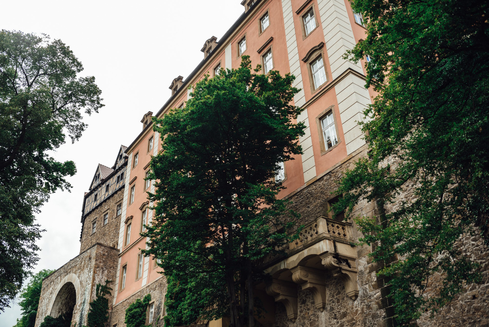 226 The Hidden Secret of Książ Castle (Fürstenstein): Myths, Legends and the Amber Room