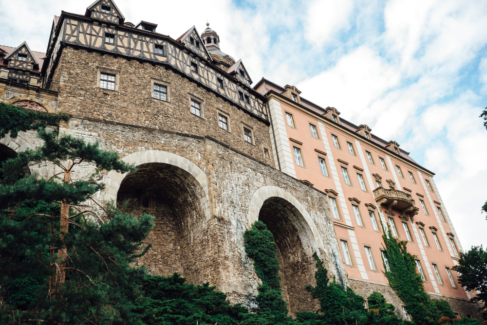 227 The Hidden Secret of Książ Castle (Fürstenstein): Myths, Legends and the Amber Room