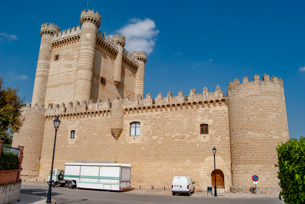2300 The Veiled Lady of Fuensaldaña: Ghostly Shadows of a Medieval Tragedy