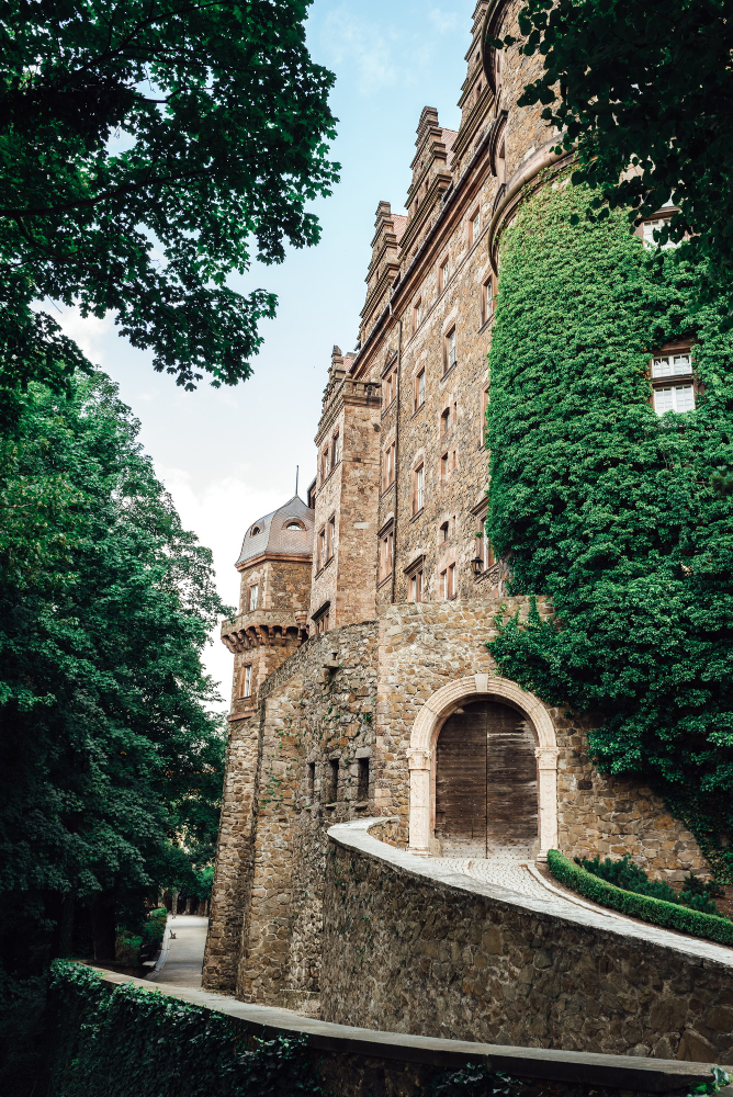 237-2 The Hidden Secret of Książ Castle (Fürstenstein): Myths, Legends and the Amber Room