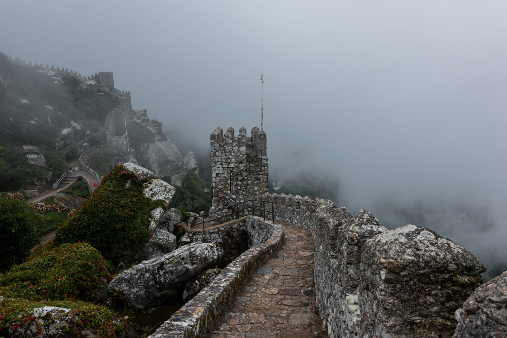 26281 The Mysterious Veil of the Serra de Sintra: Fascinating Insights into the Sintra Mist