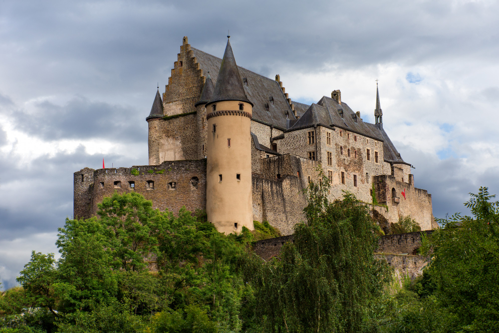 3-6 The Maiden of Johannisberg: The Mysterious Legend in the Shadow of Vianden Castle