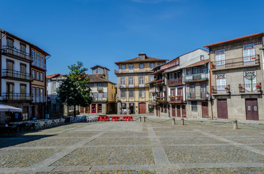 4298 The Legend of the Olive Tree of Guimarães: A Living Symbol of Portugal’s Birthplace
